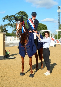 Cheers, clears and tears of joy – the UNIBED - High Performance Equine Bedding Academy Championship brings competitors from nationwide together! Cheers, clears and tears of joy – the UNIBED - High Performance Equine Bedding Academy Championship brings competitors from nationwide together!